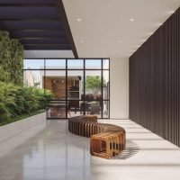 Wire Capote Valente - Lobby Wire Capote Valente - Lobby